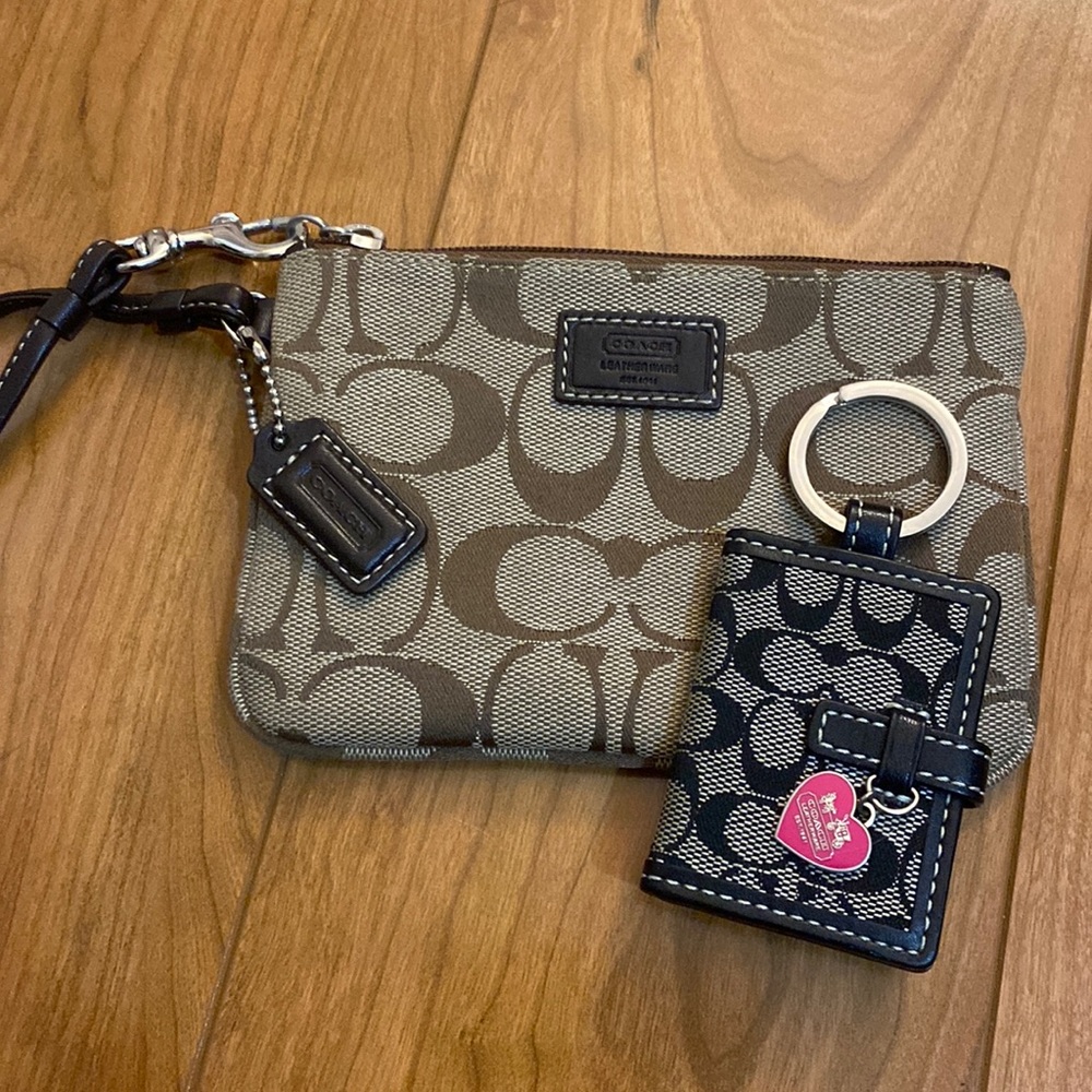 Coach purse pouch and keychain